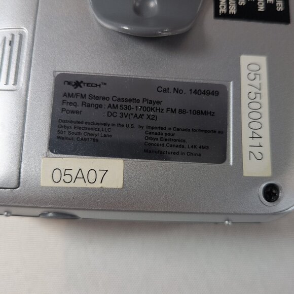 Nexxtech AM/FM Radio Cassette Player 14904949 Portable Headphones Silver TESTED - Picture 13 of 16